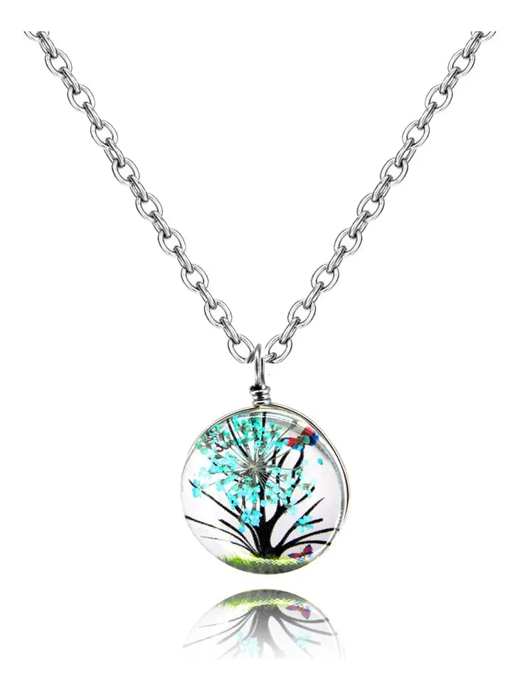 Cadena con dije de naturaleza encapsulada